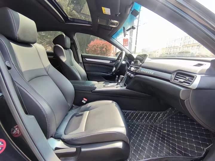 Фото 7 - Honda Inspire