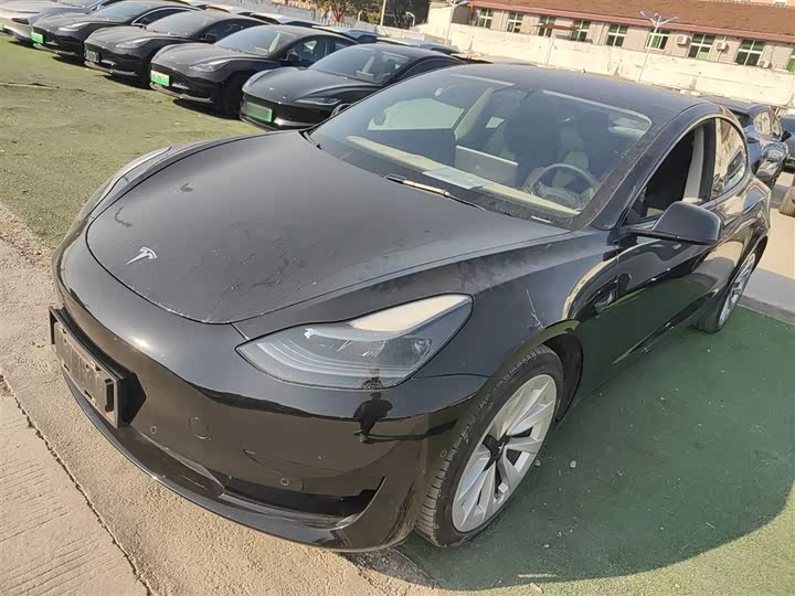 Фото 1 - Tesla Model 3