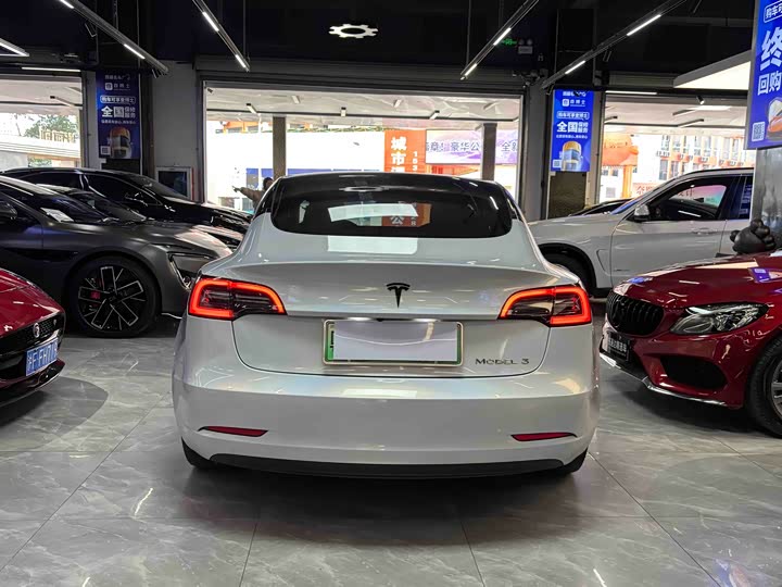 Фото 5 - Tesla Model 3