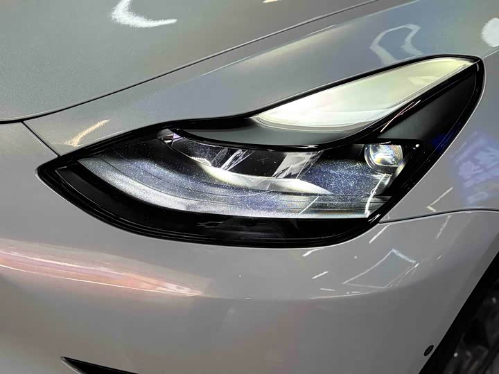 Фото 7 - Tesla Model 3