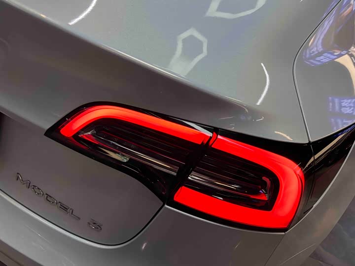 Фото 9 - Tesla Model 3