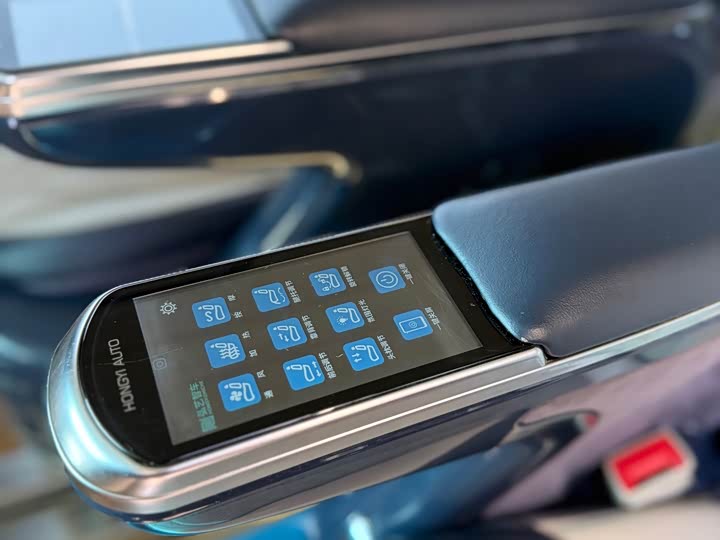 Фото 6 - Buick GL8 ES