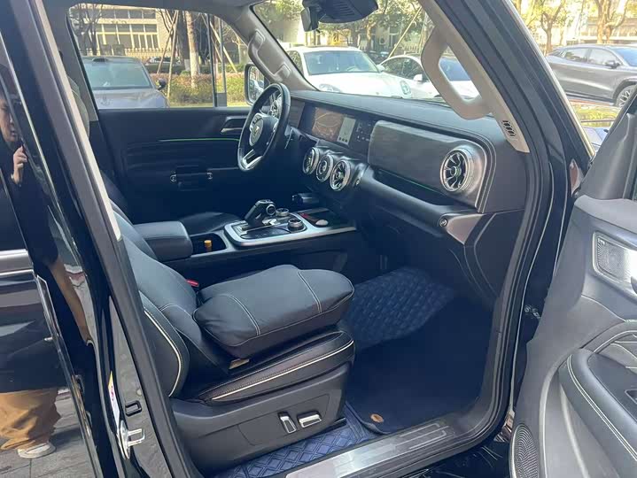 Фото 8 - Tank 300