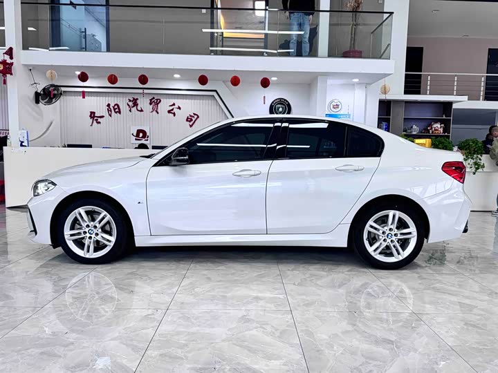 Фото 3 - BMW 1 Series