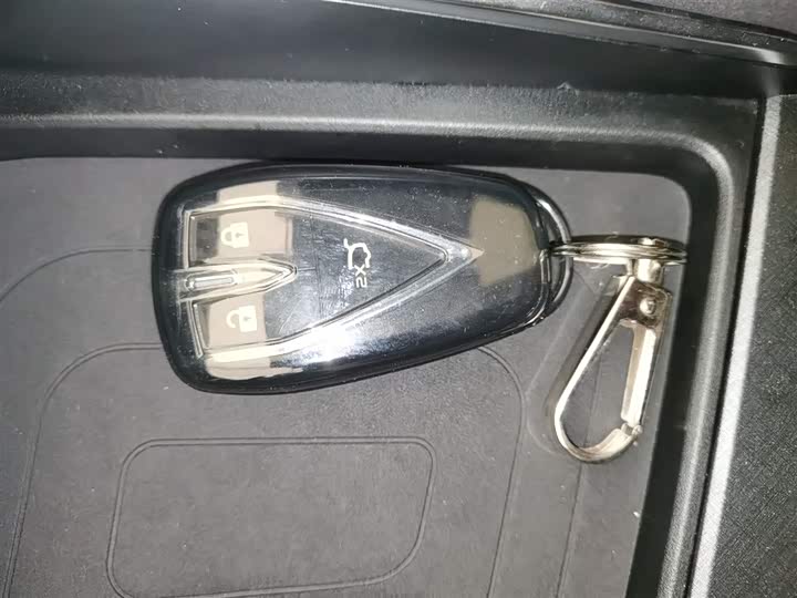 Фото 9 - Changan UNI-T