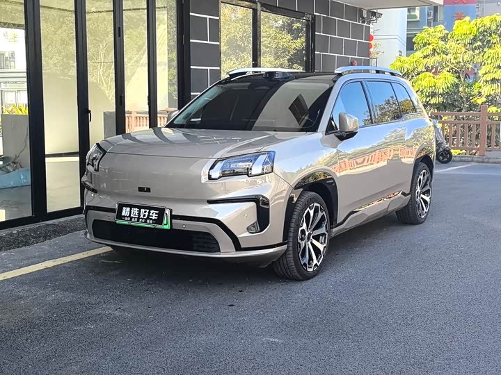 Фото 1 - GAC Aion V