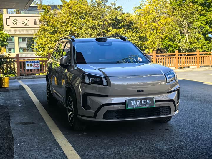 Фото 4 - GAC Aion V