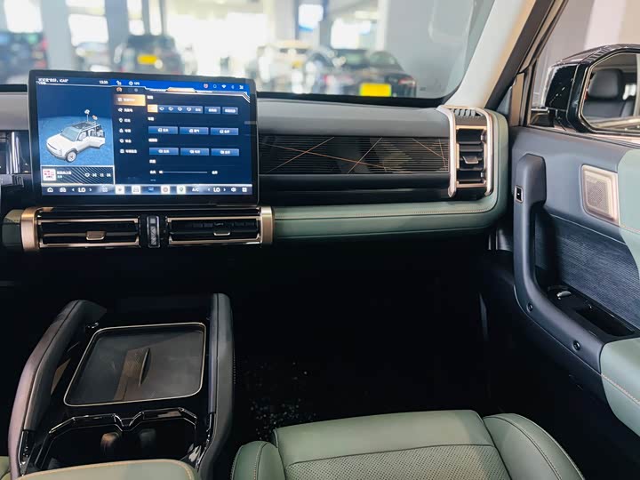 Фото 7 - Chery iCar 03