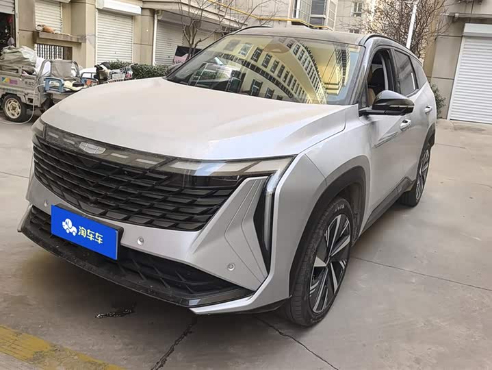 Фото 1 - Geely Atlas L