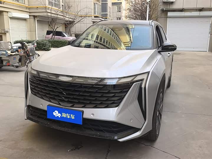 Фото 2 - Geely Atlas L