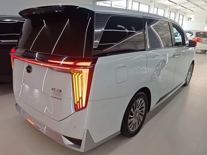 Фото 7 - GAC Trumpchi M8