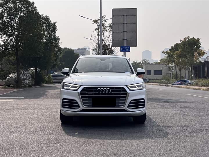 Фото 3 - Audi Q5L