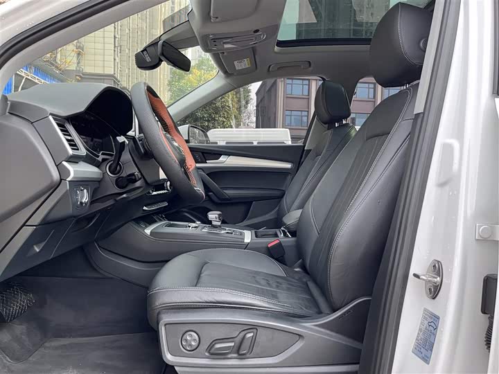 Фото 5 - Audi Q5L