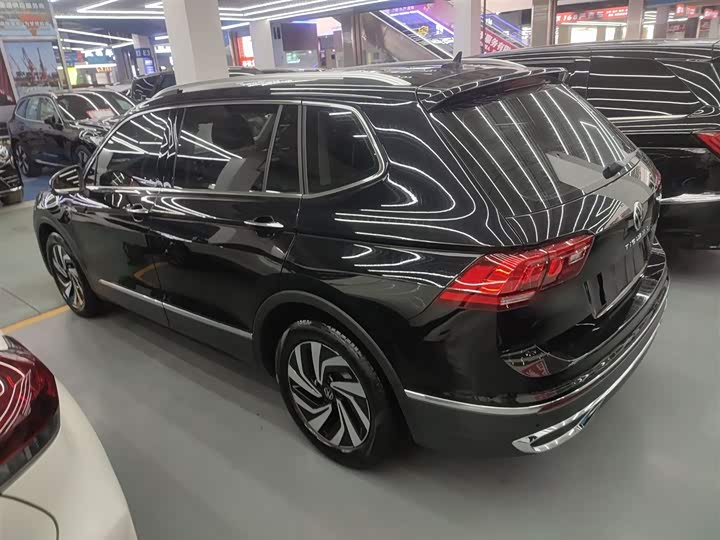 Фото 5 - Volkswagen Tiguan L Pro