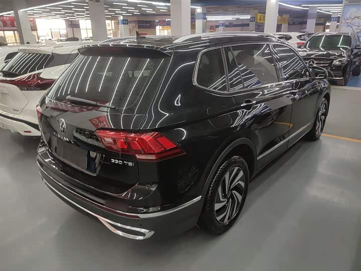 Фото 7 - Volkswagen Tiguan L Pro