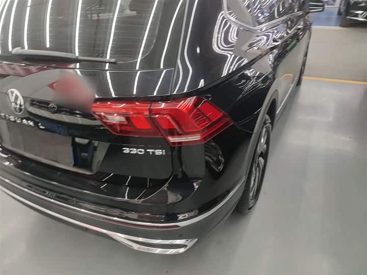 Фото 8 - Volkswagen Tiguan L Pro