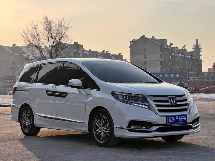 Фото 3 - Honda Elysion