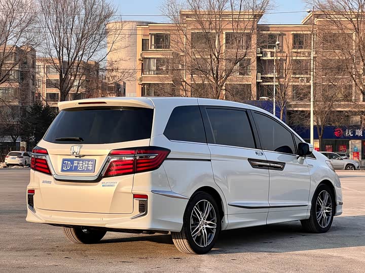 Фото 4 - Honda Elysion