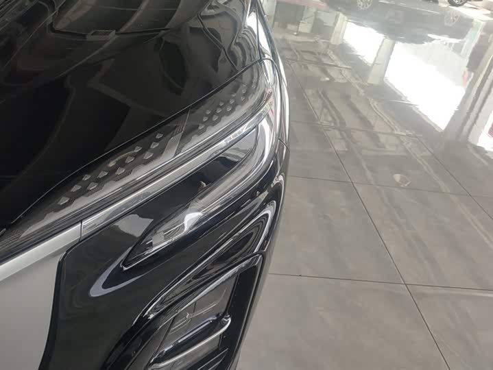 Фото 5 - Hongqi HS3