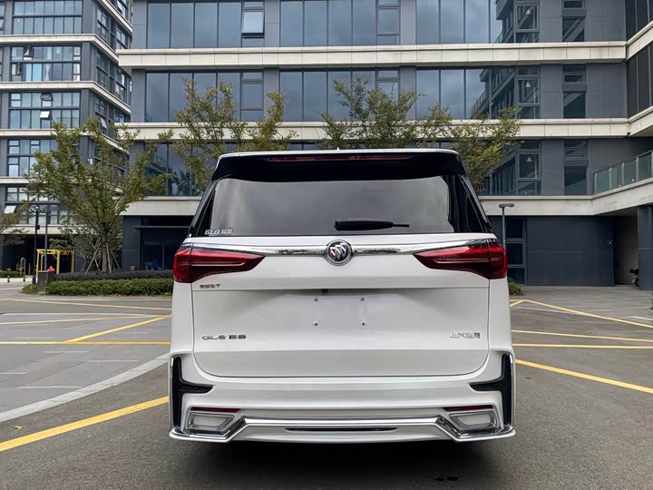 Фото 8 - Buick GL8 ES