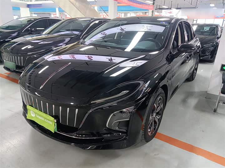 Фото 1 - Hongqi E-QM5