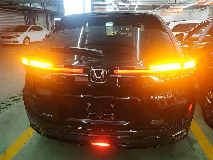 Фото 6 - Honda UR-V