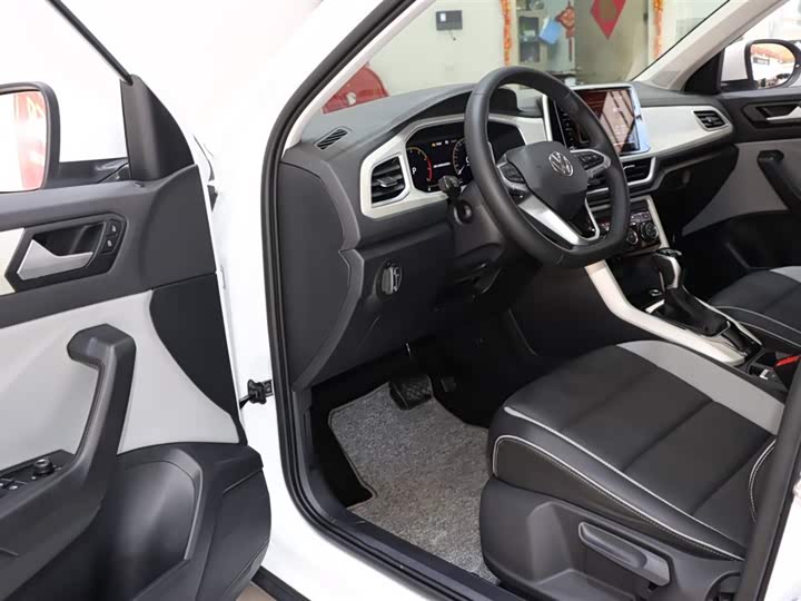 Фото 8 - Volkswagen T-Roc