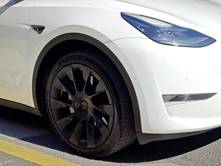 Фото 4 - Tesla Model Y