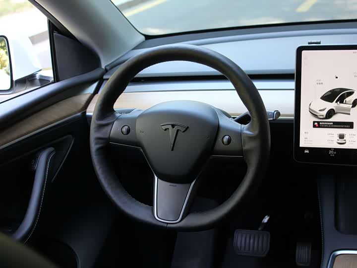 Фото 6 - Tesla Model Y