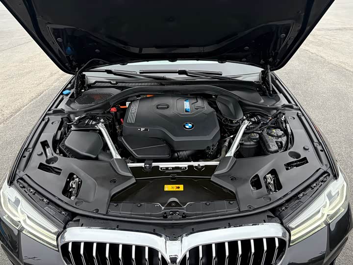 Фото 5 - BMW 5 Series Hybrid