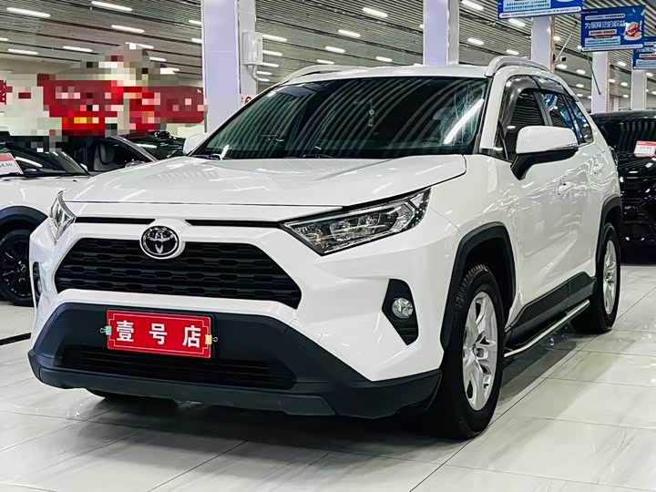 Фото 1 - Toyota RAV4