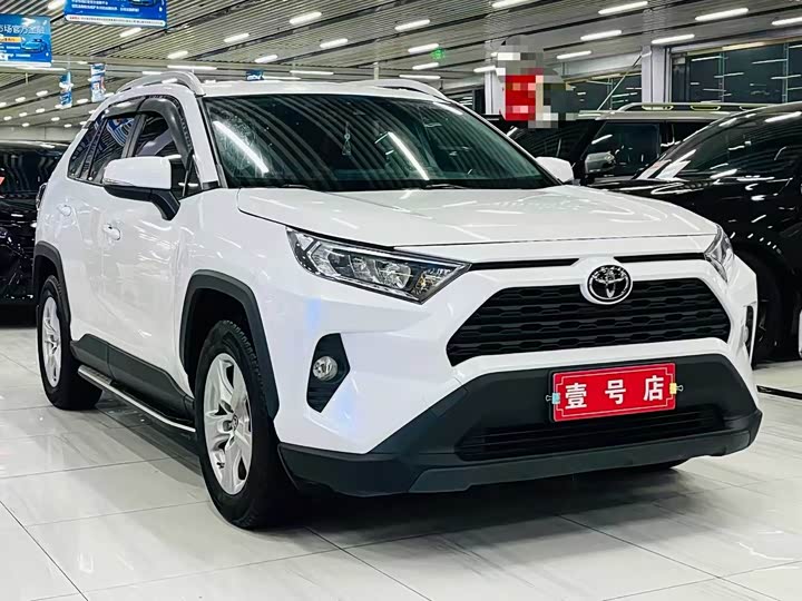 Фото 3 - Toyota RAV4