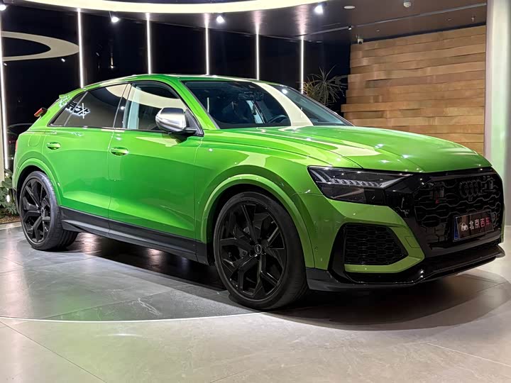 Фото 3 - Audi RS Q8