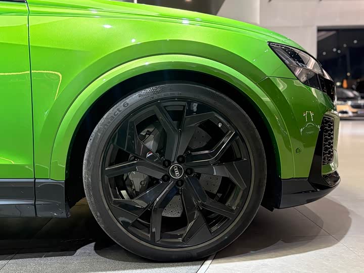 Фото 8 - Audi RS Q8