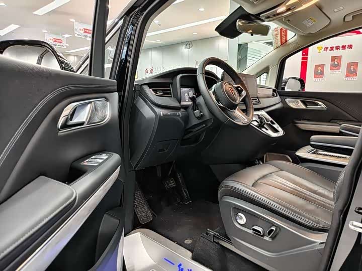 Фото 4 - Hongqi HQ9 Hybrid