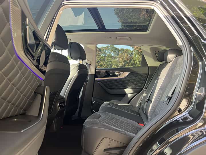 Фото 7 - Hongqi HS5