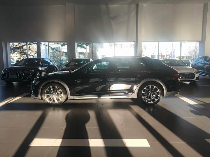 Фото 5 - Audi A6