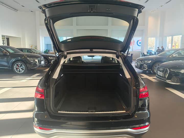 Фото 9 - Audi A6