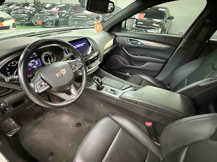 Фото 9 - Cadillac CT5