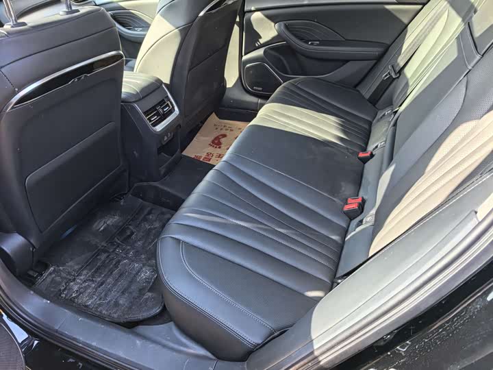 Фото 5 - Hongqi H5