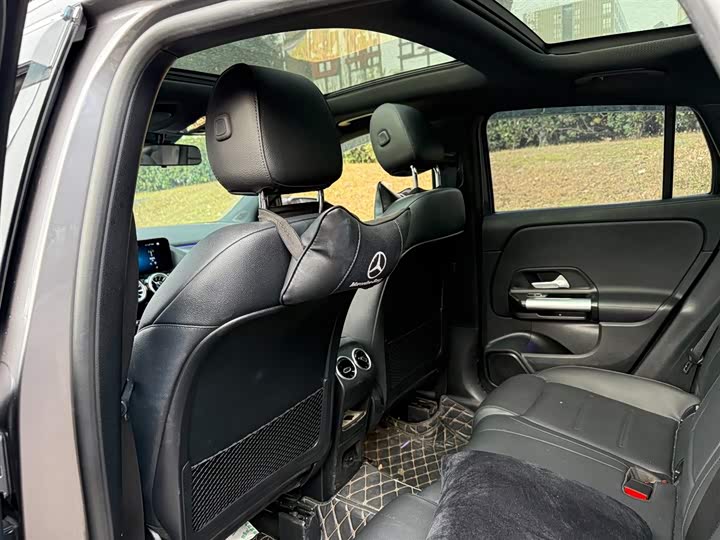 Фото 9 - Mercedes-Benz GLA-Class