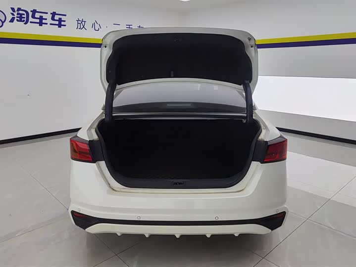 Фото 4 - Nissan Teana