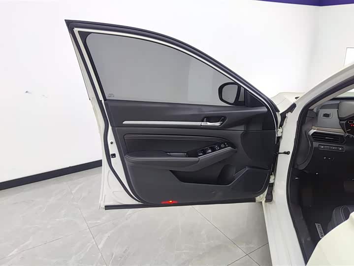 Фото 7 - Nissan Teana