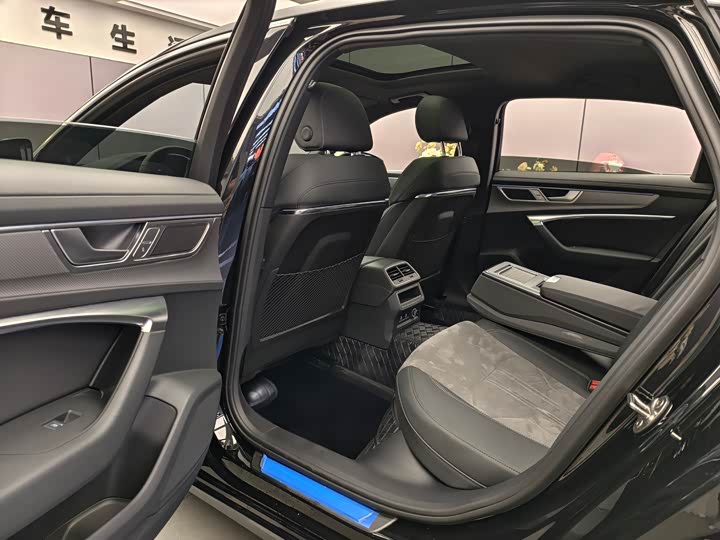 Фото 7 - Audi A6L