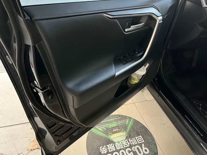 Фото 8 - Toyota Wildlander