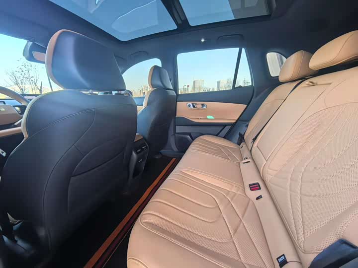 Фото 9 - Geely Galaxy Starship 7