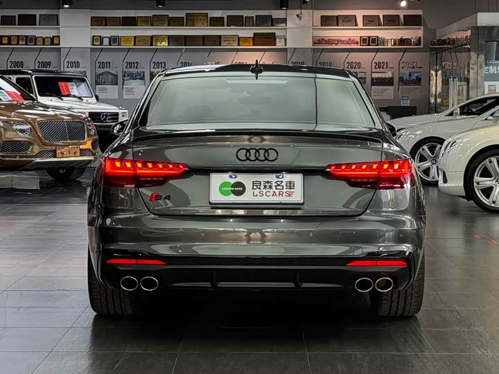 Фото 5 - Audi S4