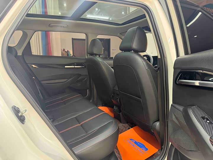 Фото 9 - Kia KX3