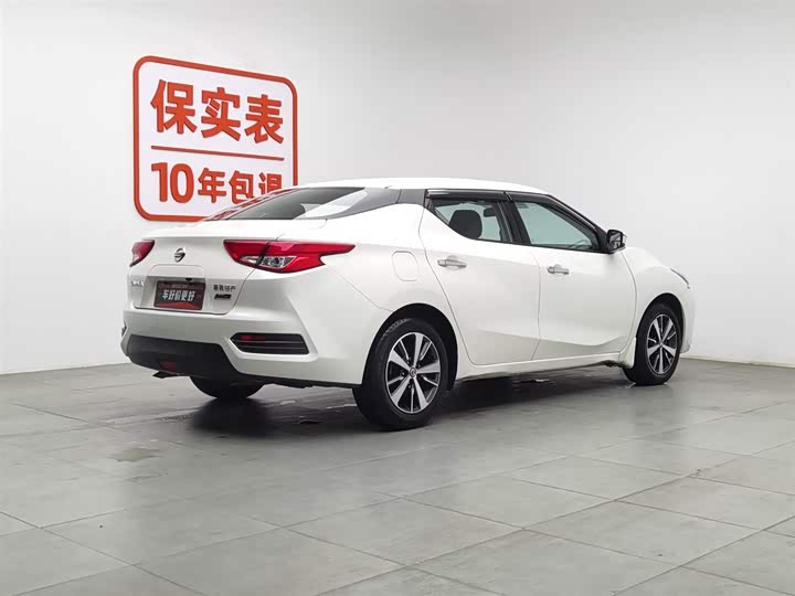 Фото 2 - Nissan Lannia