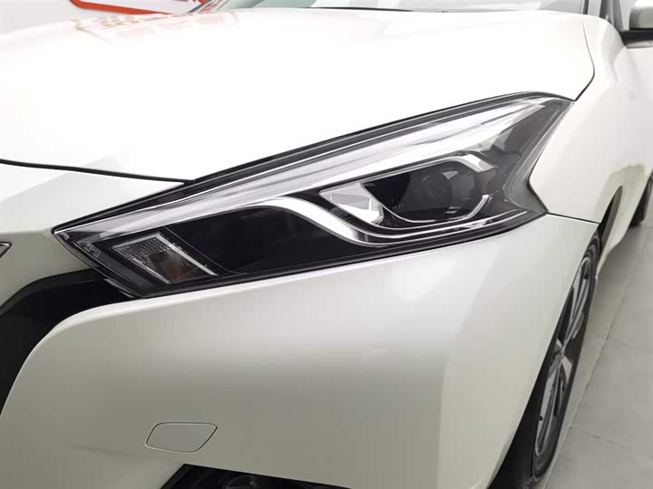 Фото 7 - Nissan Lannia